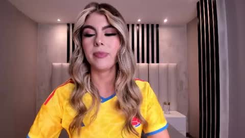 Mia Silva online show from June 23, 11:08 am