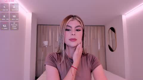 Mia Silva online show from June 30, 11:10 am