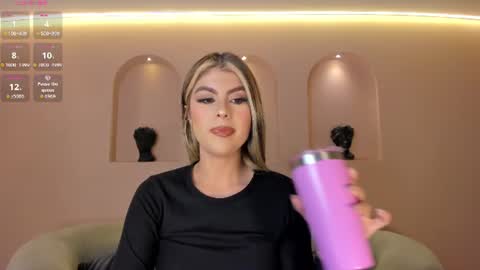 Mia Silva online show from June 29, 10:59 am