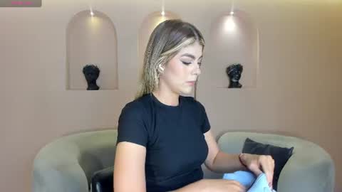 Mia Silva online show from July 9, 11:12 am