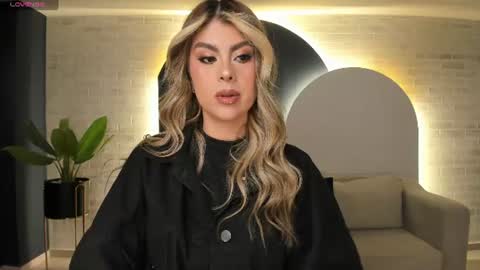 Mia Silva online show from July 29, 11:54 am