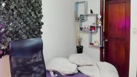 miasmith_7 online show from July 24, 8:06 pm