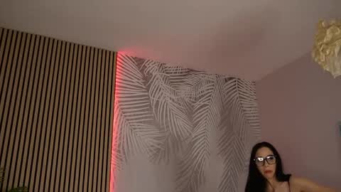 Kimmy online show from May 17, 7:02 pm