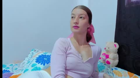  Chloe  online show from April 11, 7:17 pm