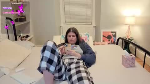 Mia  online show from October 20, 10:35 pm