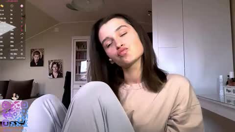 Emily online show from March 5, 2:13 pm