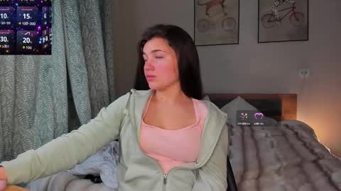Snapshot of michelle_mir chatting on October 15, 4:31 pm Michelle online show from October 15, 4:31 pm