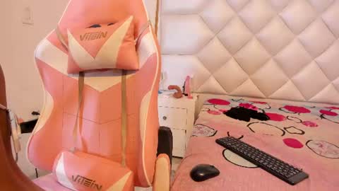 michelleblair1 online show from July 10, 12:49 pm