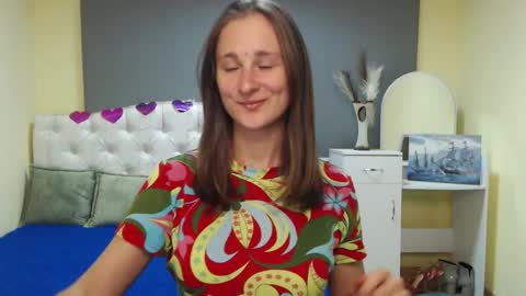 Snapshot of michellee11 chatting on September 15, 11:07 am Michel online show from September 15, 11:07 am