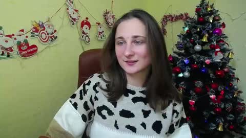 Snapshot of michellee11 chatting on December 17, 12:22 pm Michel online show from December 17, 12:22 pm