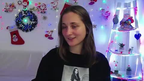Snapshot of michellee11 chatting on December 21, 12:16 pm Michel online show from December 21, 12:16 pm
