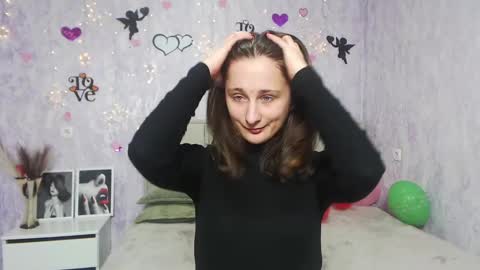 Snapshot of michellee11 chatting on February 4, 12:11 pm Michel online show from February 4, 12:11 pm