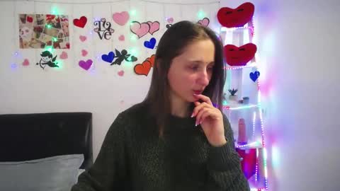 Snapshot of michellee11 chatting on February 26, 12:05 pm Michel online show from February 26, 12:05 pm