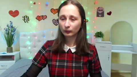 Snapshot of michellee11 chatting on February 28, 11:58 am Michel online show from February 28, 11:58 am