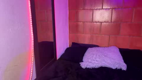 michellepetitte online show from June 6, 3:13 am