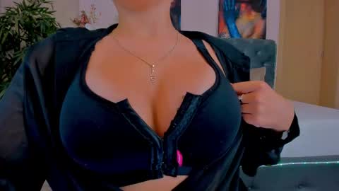 Snapshot of michellereys chatting on September 15, 11:12 pm michellereys online show from September 15, 11:12 pm