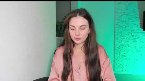 Michellee online show from October 28, 6:03 pm