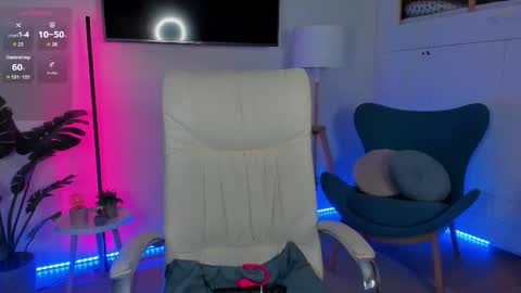 micky___love online show from March 11, 11:29 pm