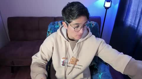 Blue online show from January 13, 3:27 pm