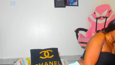 lydia follow me on ig at shortgirl 406 online show from February 18, 6:04 am