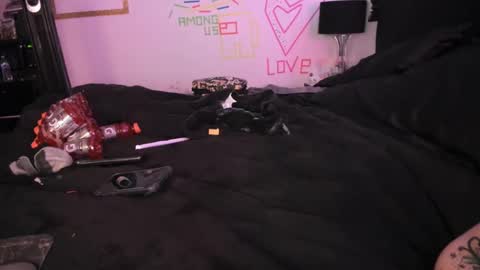 Snapshot of midnightrose11 chatting on January 3, 2:54 am Midnightrose online show from January 3, 2:54 am