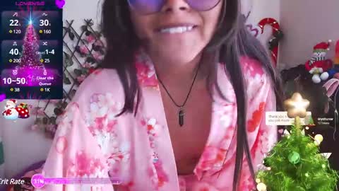 Snapshot of midoriquinn chatting on December 18, 2:17 pm Midori 7u7 online show from December 18, 2:17 pm