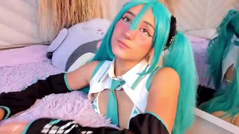 Snapshot of miia__baker chatting on February 26, 12:16 pm online show from February 26, 12:16 pm