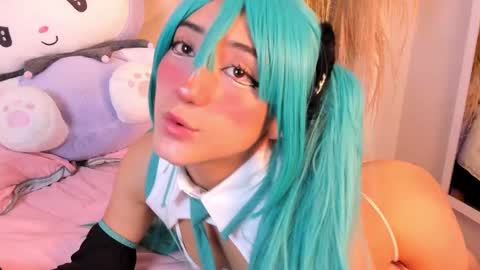 Snapshot of miia__baker chatting on January 24, 1:14 pm online show from January 24, 1:14 pm