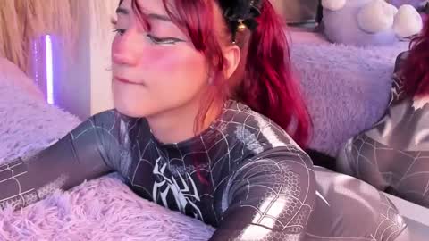 Snapshot of miia__baker chatting on February 9, 12:08 pm online show from February 9, 12:08 pm