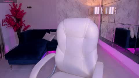 miia_laurent online show from July 24, 11:19 am