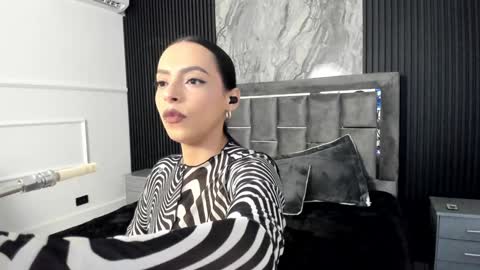 Snapshot of miiaamonroee chatting on January 6, 8:07 pm Mia Monroe online show from January 6, 8:07 pm