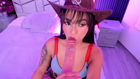 Snapshot of miiaamonroee chatting on October 2, 8:58 pm Mia Monroe online show from October 2, 8:58 pm