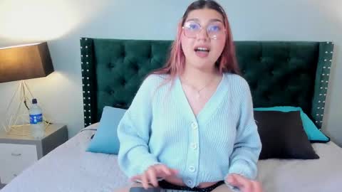 Miia  online show from May 25, 7:02 pm