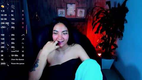 Snapshot of miichael_black chatting on October 18, 10:33 pm Michael Black online show from October 18, 10:33 pm