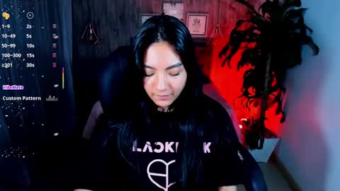 Snapshot of miichael_black chatting on October 5, 1:10 am Michael Black online show from October 5, 1:10 am