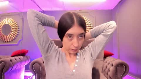 miilu  online show from December 19, 3:18 am