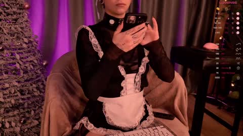 Snapshot of mika_moon_ chatting on January 4, 10:02 pm mika_moon_ online show from January 4, 10:02 pm