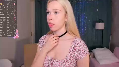 Angel girl online show from July 5, 7:19 pm