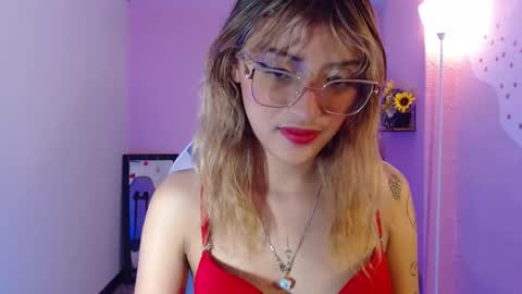 Snapshot of mikka_ela chatting on October 16, 2:09 pm Mikka 3 online show from October 16, 2:09 pm