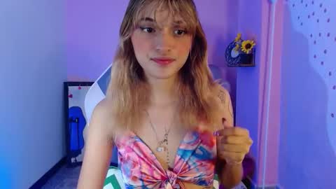 Snapshot of mikka_ela chatting on September 15, 1:19 pm Mikka 3 online show from September 15, 1:19 pm