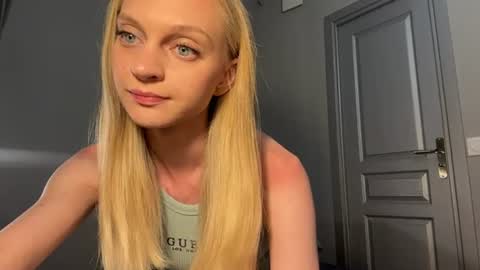 mikkiskees online show from July 2, 6:47 pm