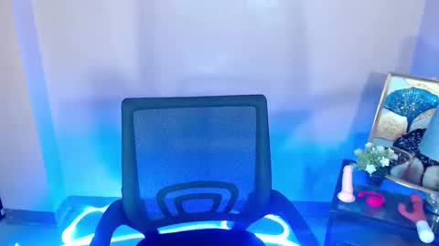 mikmik_99 online show from January 10, 6:40 am