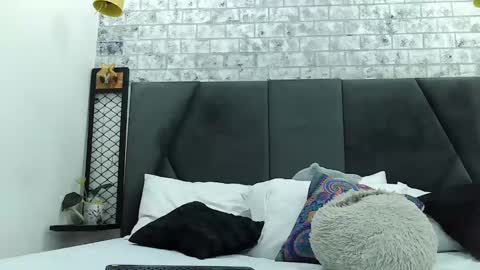 Snapshot of mila_adamss chatting on January 10, 10:50 am mila_adamss online show from January 10, 10:50 am