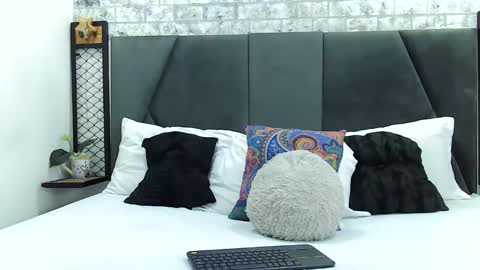 Snapshot of mila_adamss chatting on February 13, 11:39 am mila_adamss online show from February 13, 11:39 am