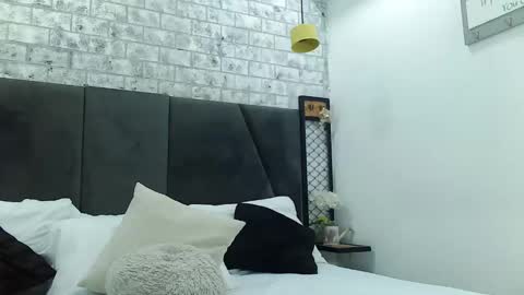 Snapshot of mila_adamss chatting on January 3, 10:31 am mila_adamss online show from January 3, 10:31 am