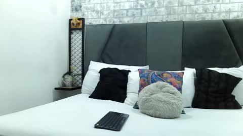 Snapshot of mila_adamss chatting on February 19, 11:06 am mila_adamss online show from February 19, 11:06 am