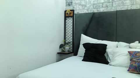Snapshot of mila_adamss chatting on January 27, 10:27 am mila_adamss online show from January 27, 10:27 am