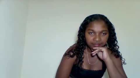 mila_lunah online show from April 18, 2:19 pm