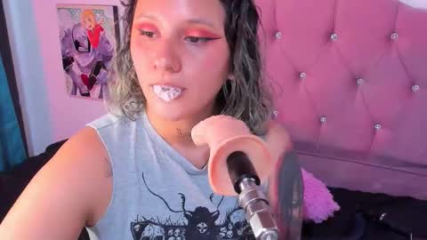 Snapshot of mila_nixon01 chatting on September 21, 6:17 pm MILA online show from September 21, 6:17 pm