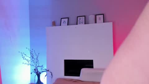 Snapshot of mila_shay chatting on January 24, 11:37 am Mila online show from January 24, 11:37 am